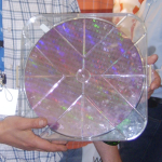 Intel 活动展示的硅晶圆，2008-05-29（资料图）