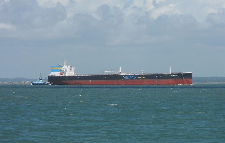 Solomon Sea 油轮位于英国索伦特海峡,2022-06-11(资料图)